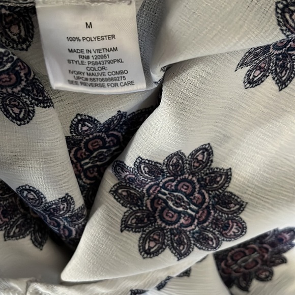 Pink Republic blouse Ivory Paisley top - size Medium - Picture 9 of 12